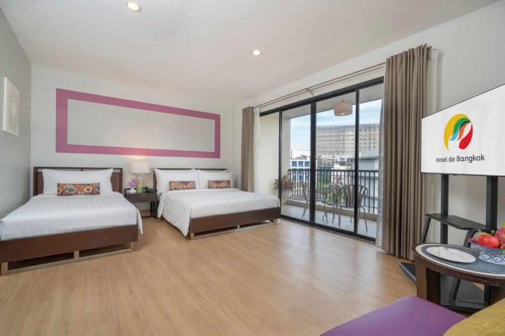 DELUXE BALCONY ROOM