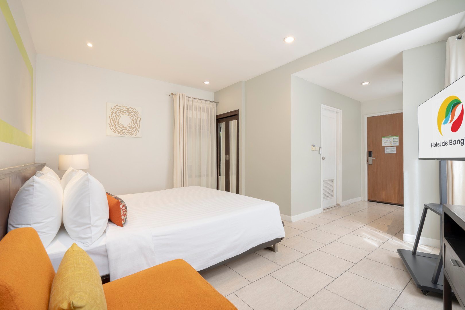 URBAN PLUS ROOM