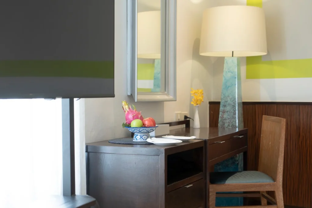 URBAN PLUS ROOM
