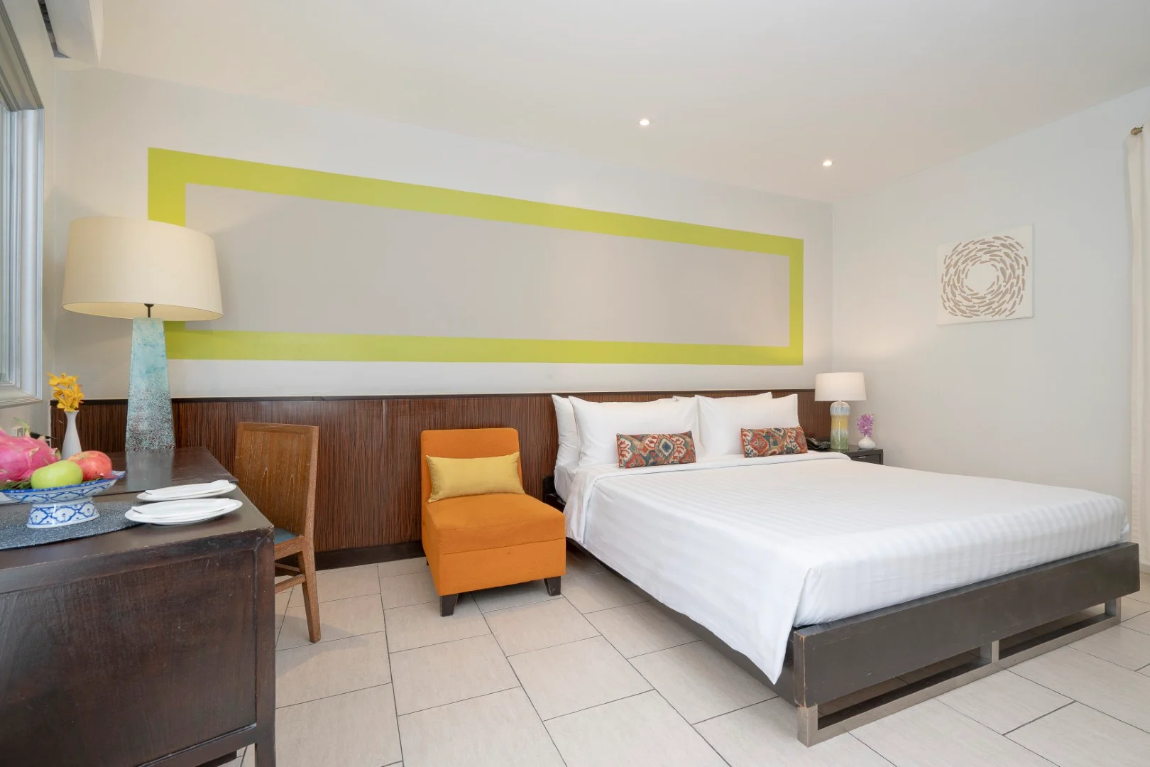 URBAN PLUS ROOM