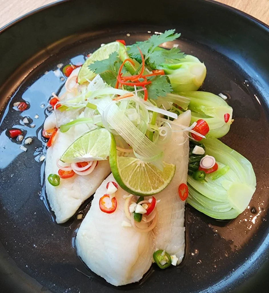 แจกแพลนตะลุยสตรีทฟู้ดประตูน้ำ-ราชเทวี ฉบับพฤษภาคม เที่ยวฟิน กินตัวแตก แล้วแวะพัก โรงแรมเดอบางกอก