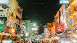 Bangkok After Dark: The Ultimate Guide to Hit Landmarks & Nightlife for International Travelers – Stay & Play at Hotel de Bangkok